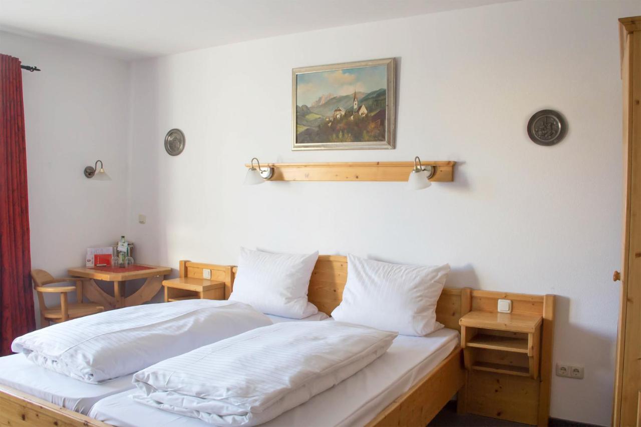 Hotel Gasthof Weisser Loewe Burgthann Exteriör bild