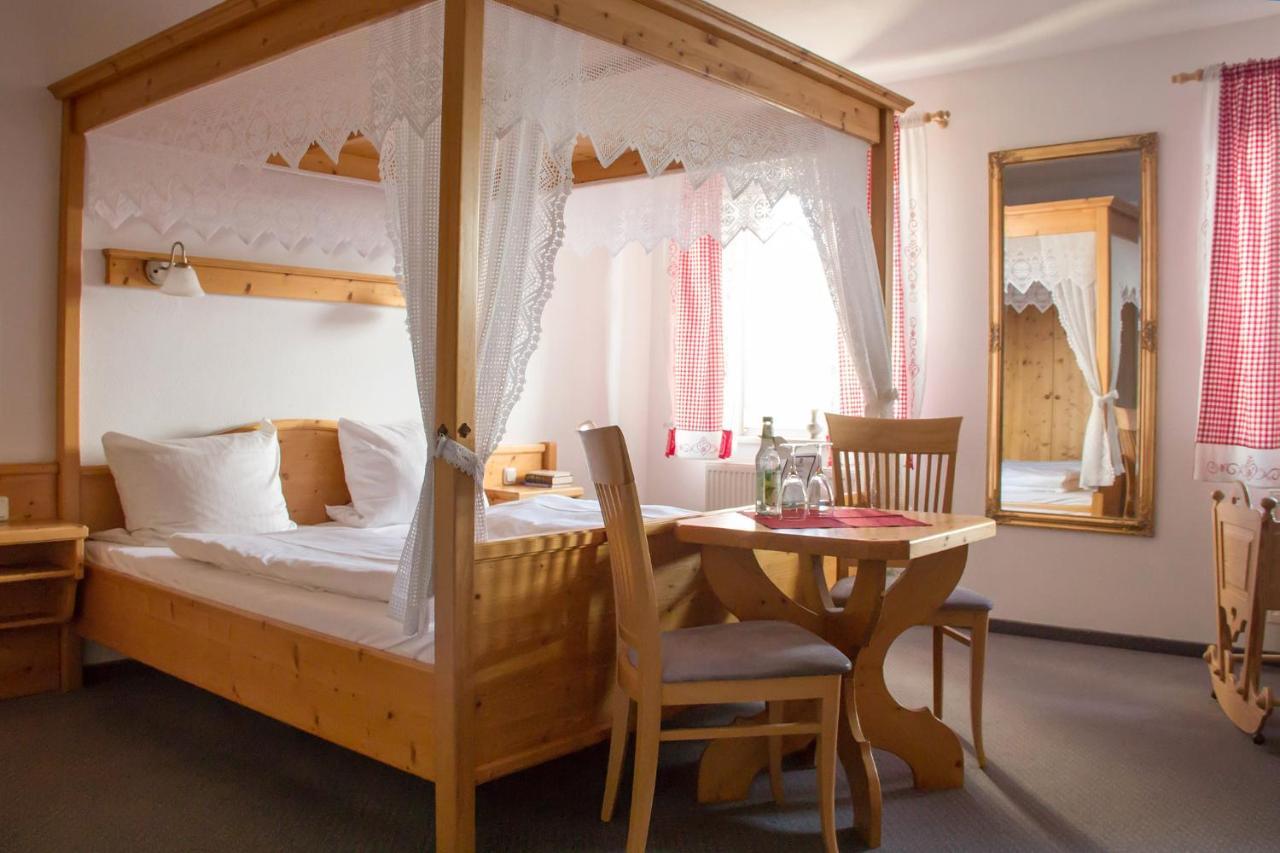 Hotel Gasthof Weisser Loewe Burgthann Exteriör bild